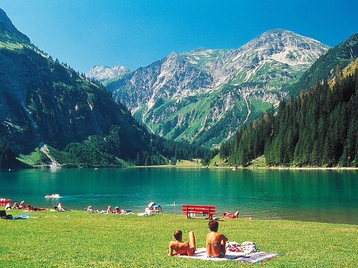 Camping Alpenwelt Hotel Tannheim Buitenkant foto