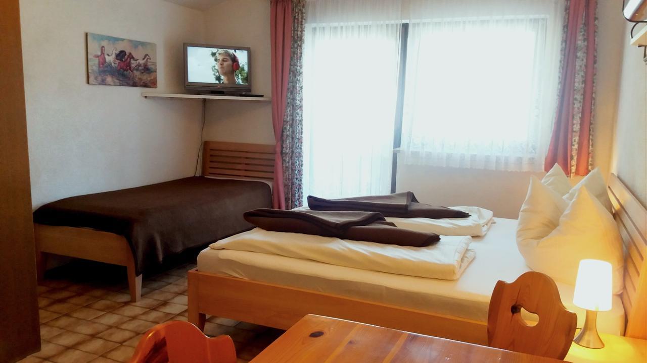 Camping Alpenwelt Hotel Tannheim Buitenkant foto